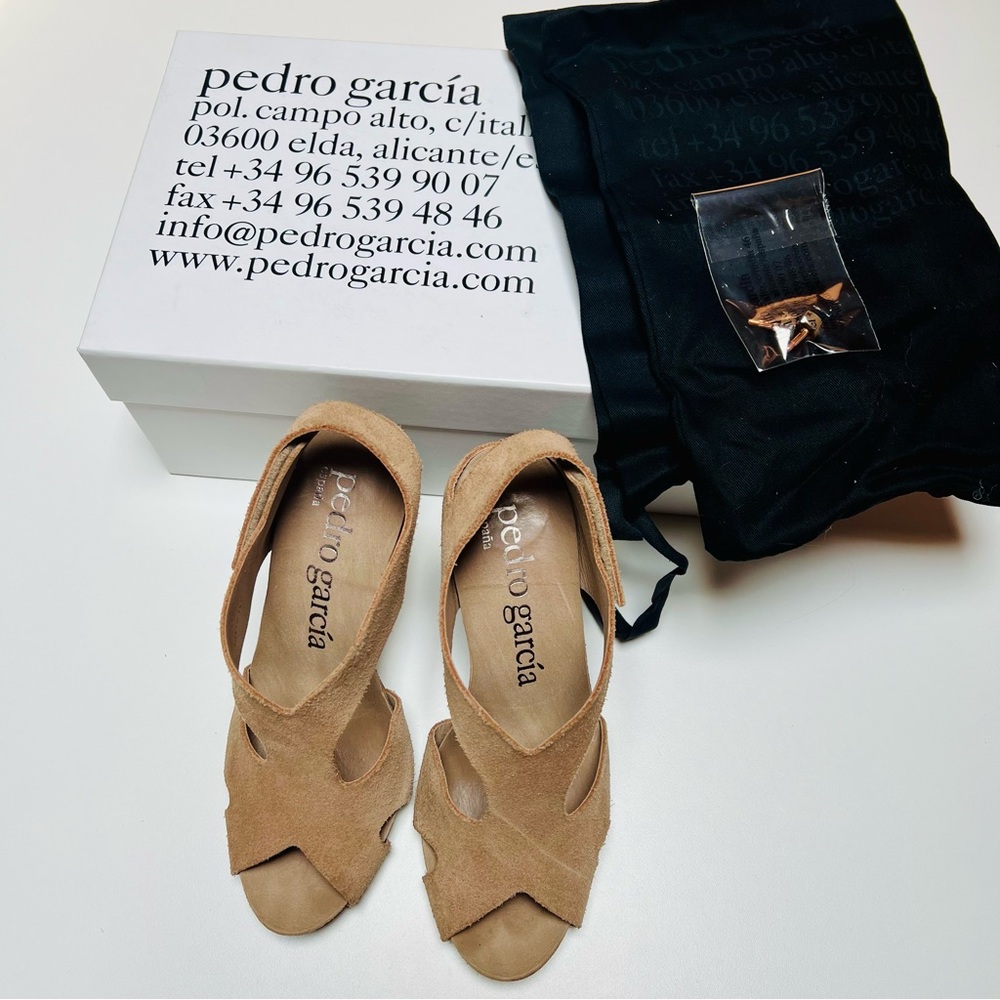 Pedro Garcia Tan Yolanda Suede Heels.